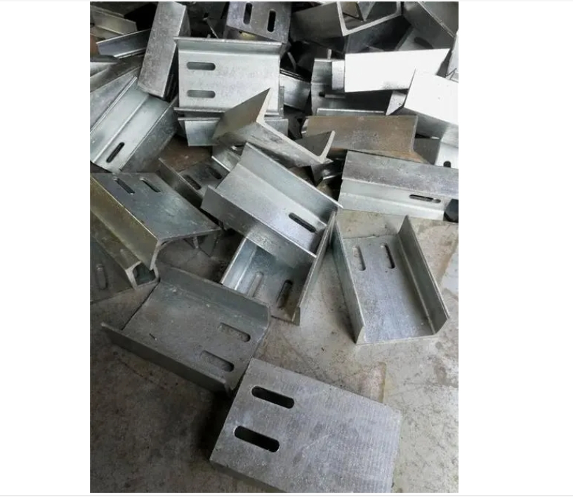 清城河北槽钢连接件